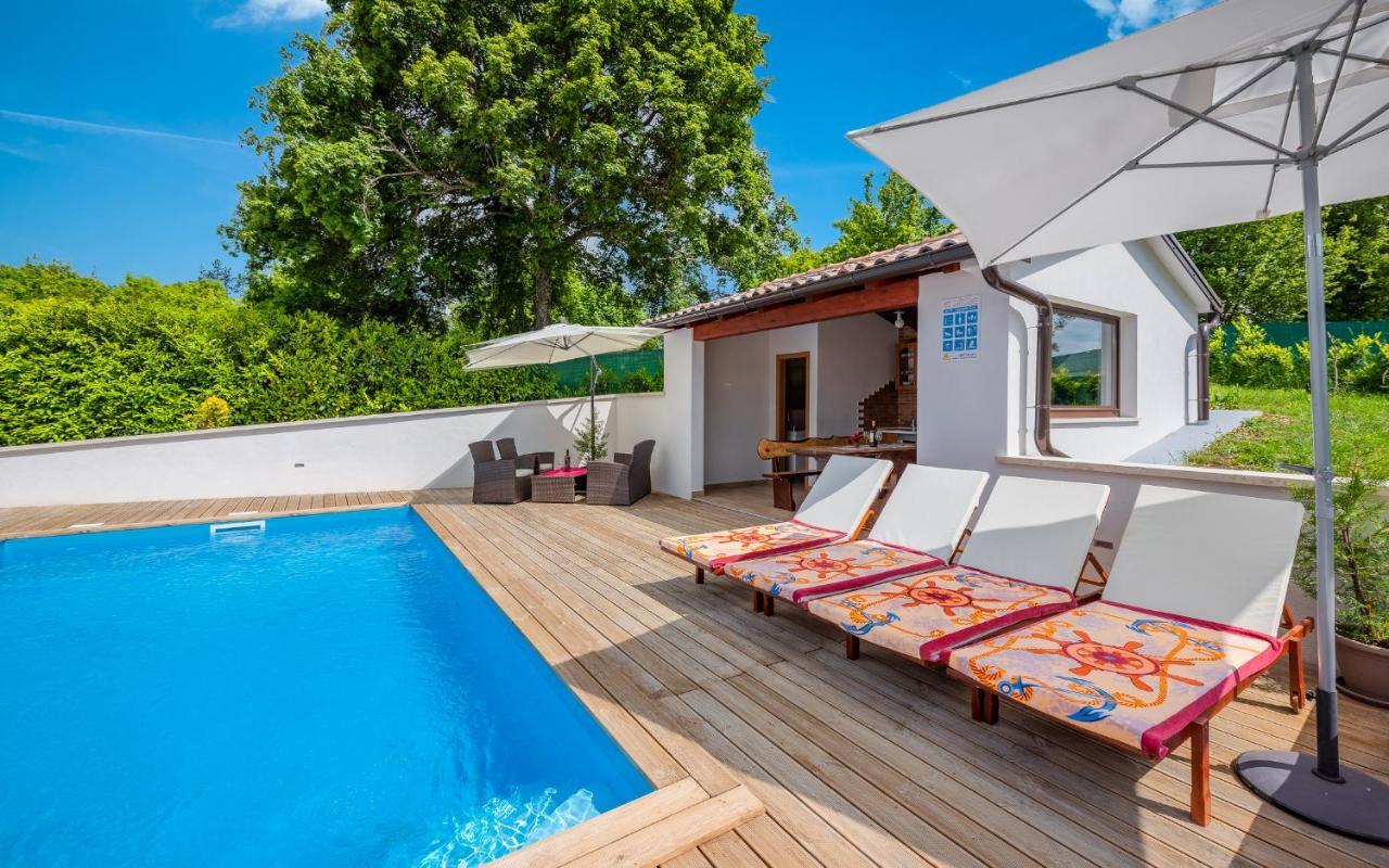 House Smoky With Private Pool And Jacuzzi