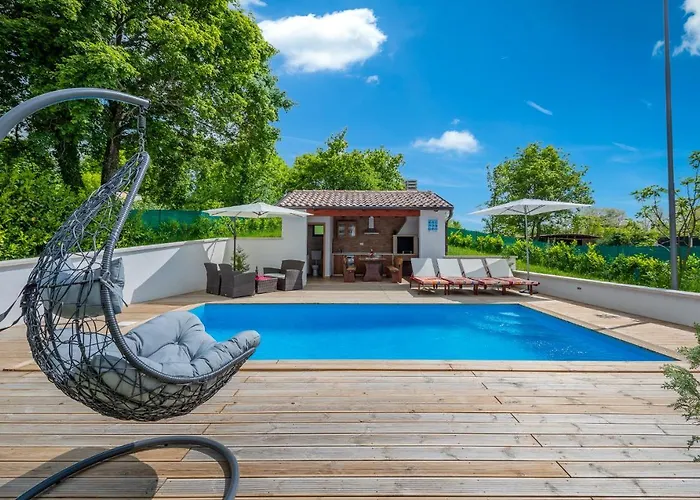 House Smoky With Private Pool And Jacuzzi