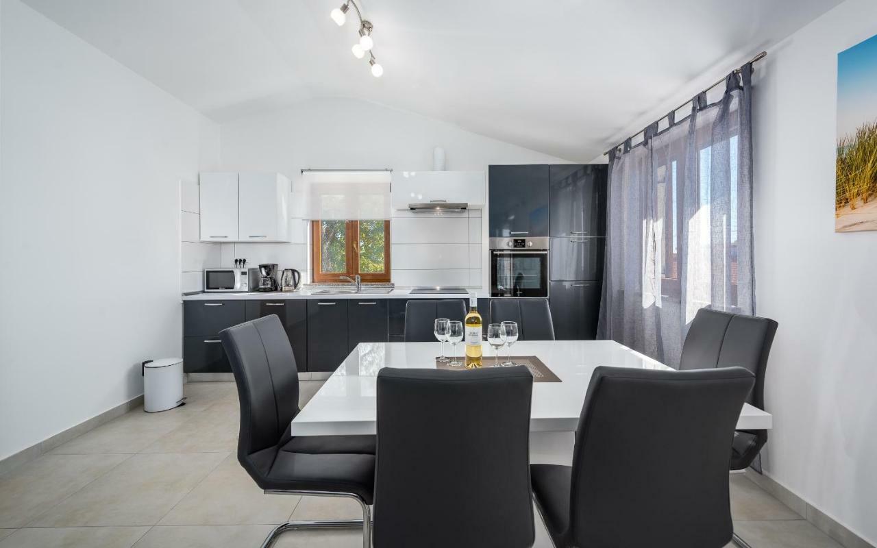 House Smoky With Private Pool And Jacuzzi * Pazin