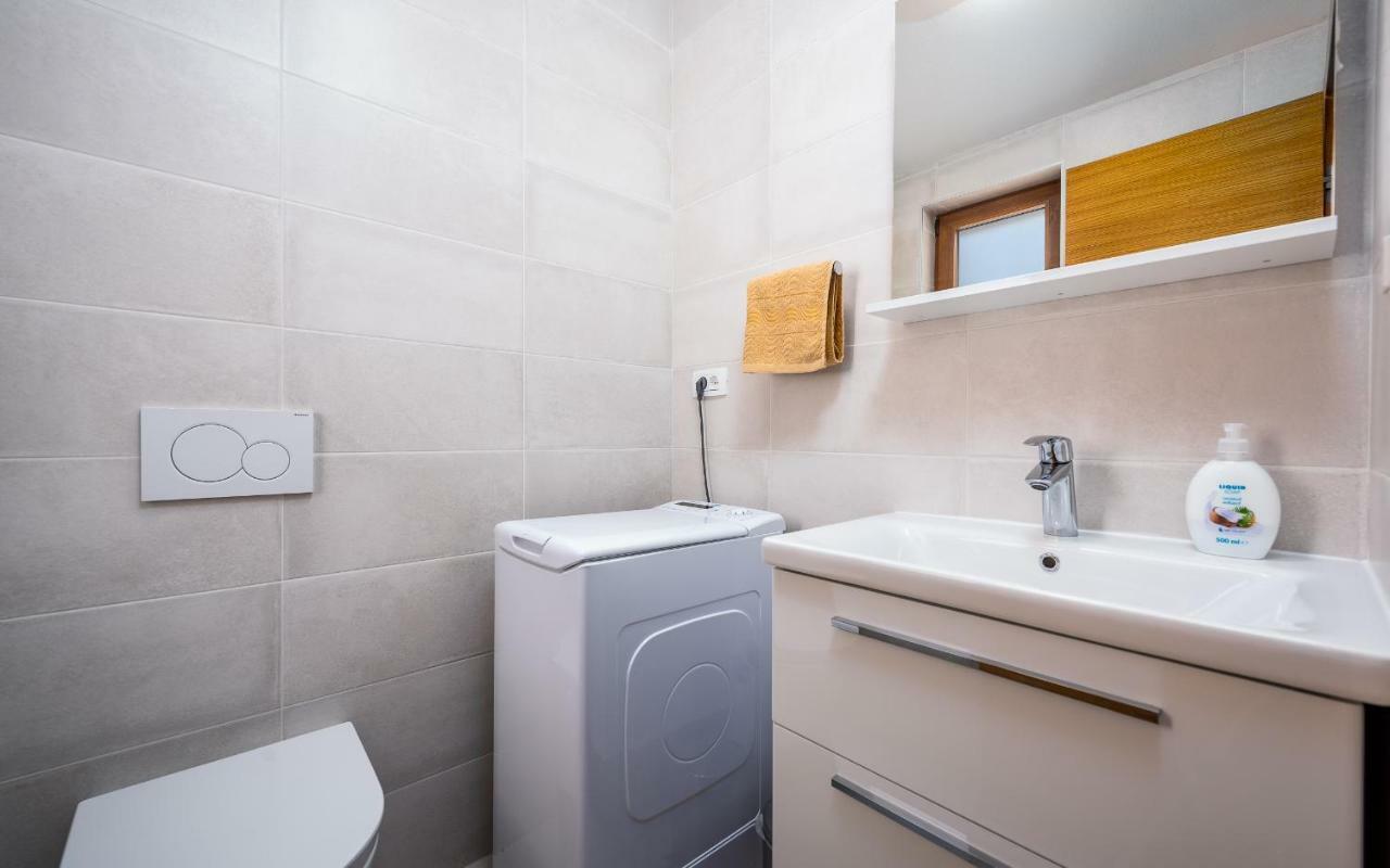 House Smoky With Private Pool And Jacuzzi Villa Pazin