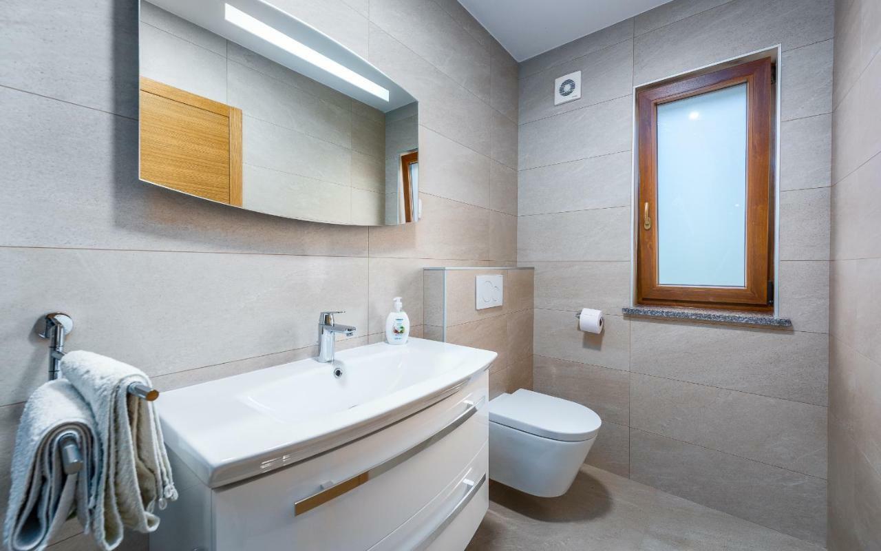 House Smoky With Private Pool And Jacuzzi Villa Pazin