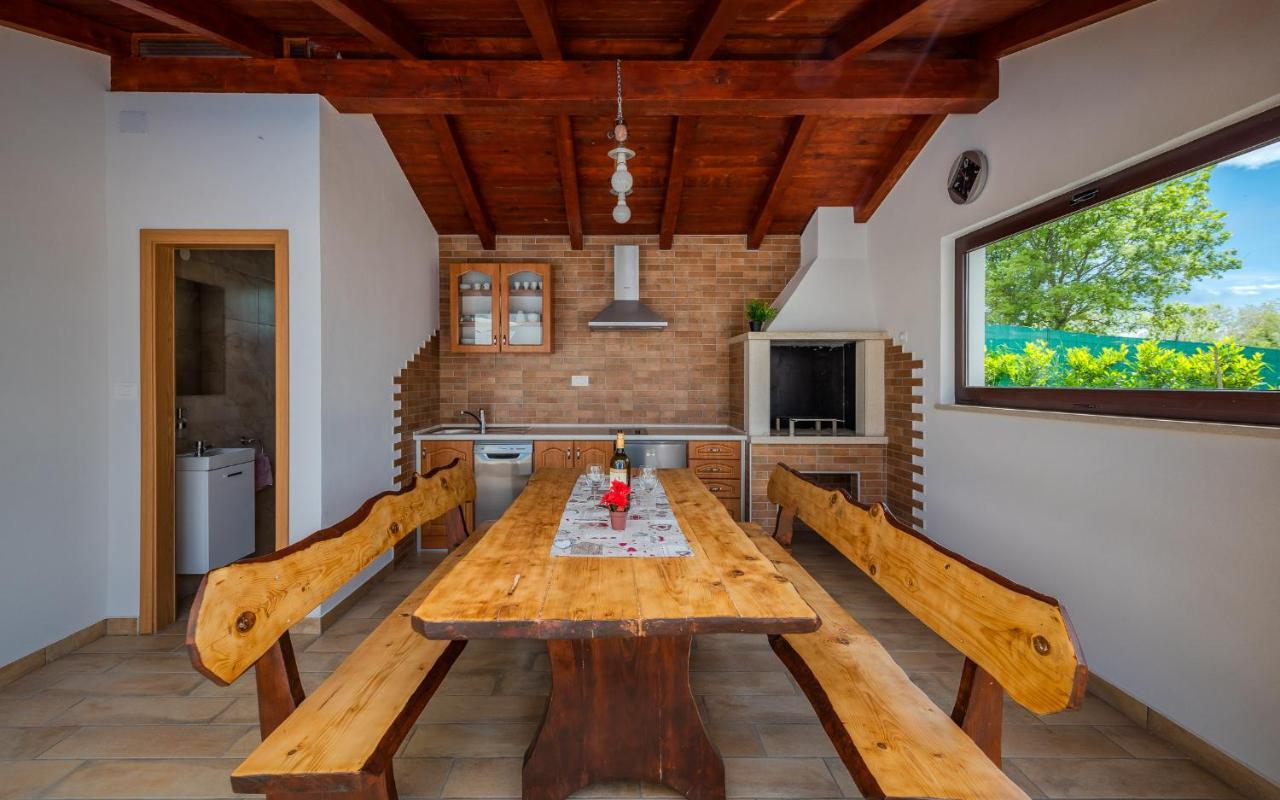 House Smoky With Private Pool And Jacuzzi Villa Pazin